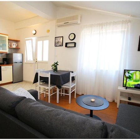 Studio Apartman Elena Primosten Exterior photo
