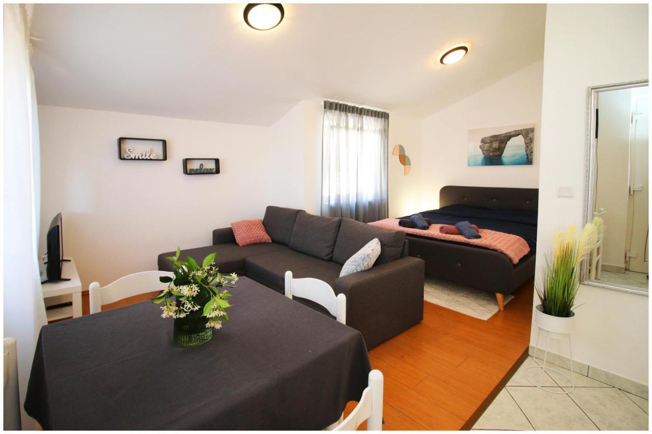 Studio Apartman Elena Primosten Exterior photo