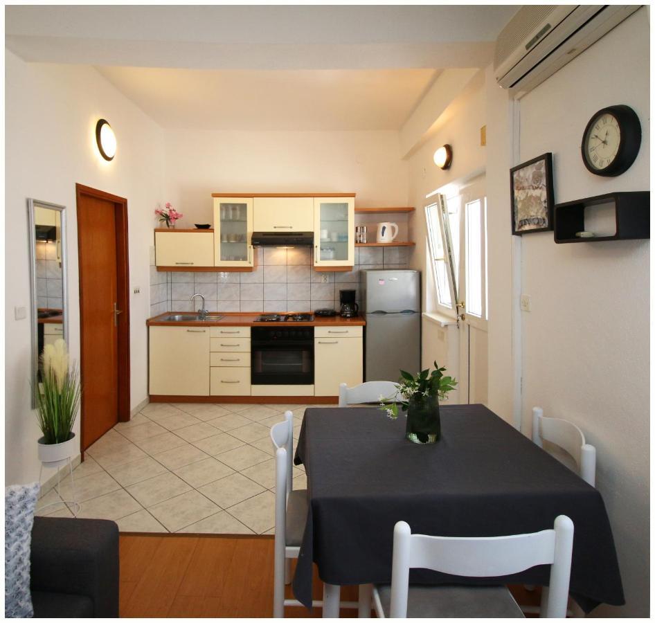 Studio Apartman Elena Primosten Exterior photo