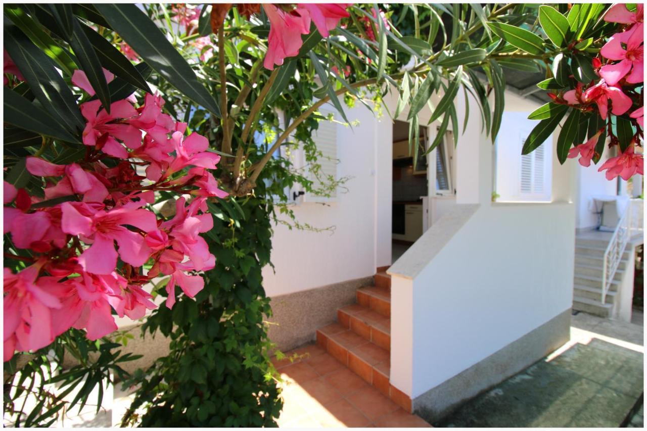 Studio Apartman Elena Primosten Exterior photo