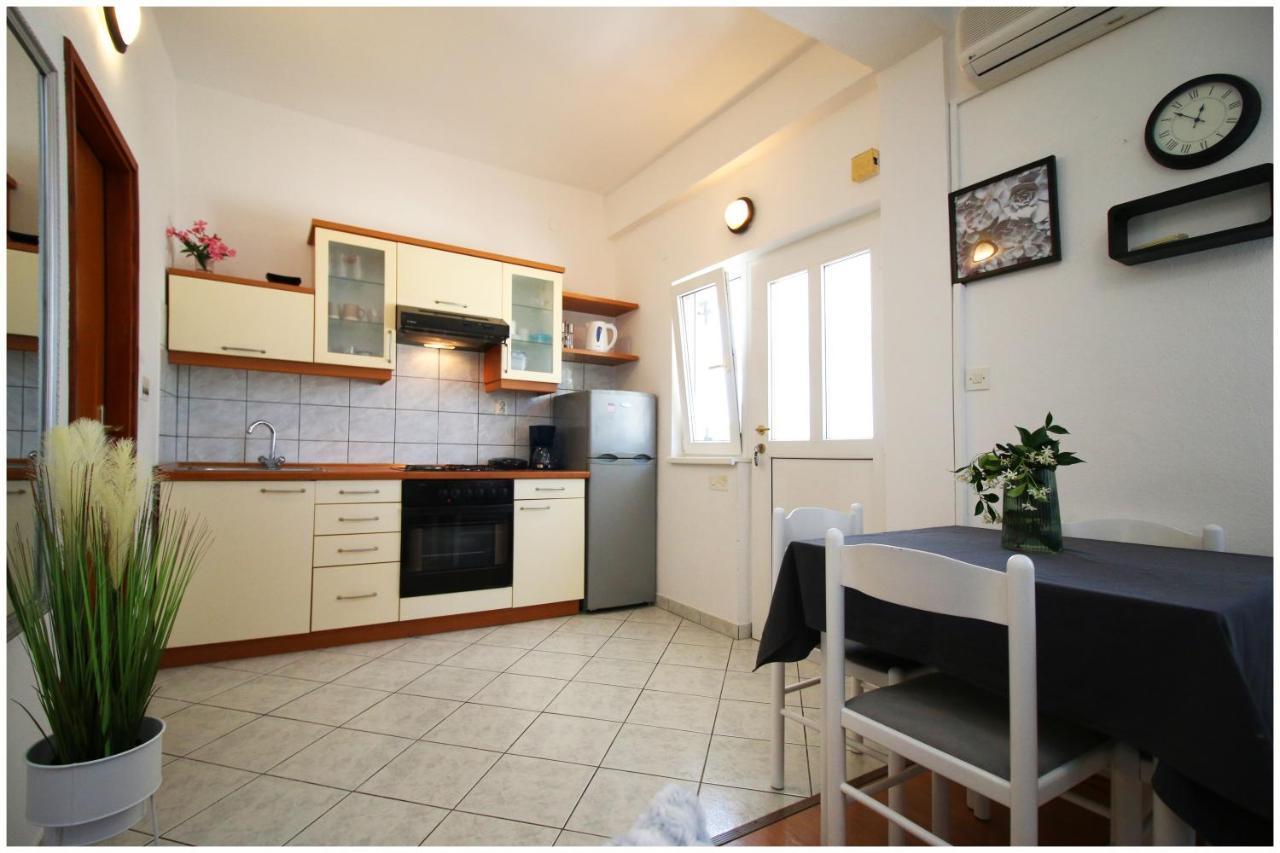Studio Apartman Elena Primosten Exterior photo
