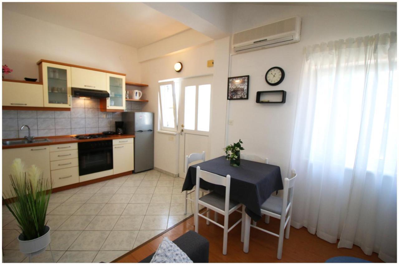 Studio Apartman Elena Primosten Exterior photo